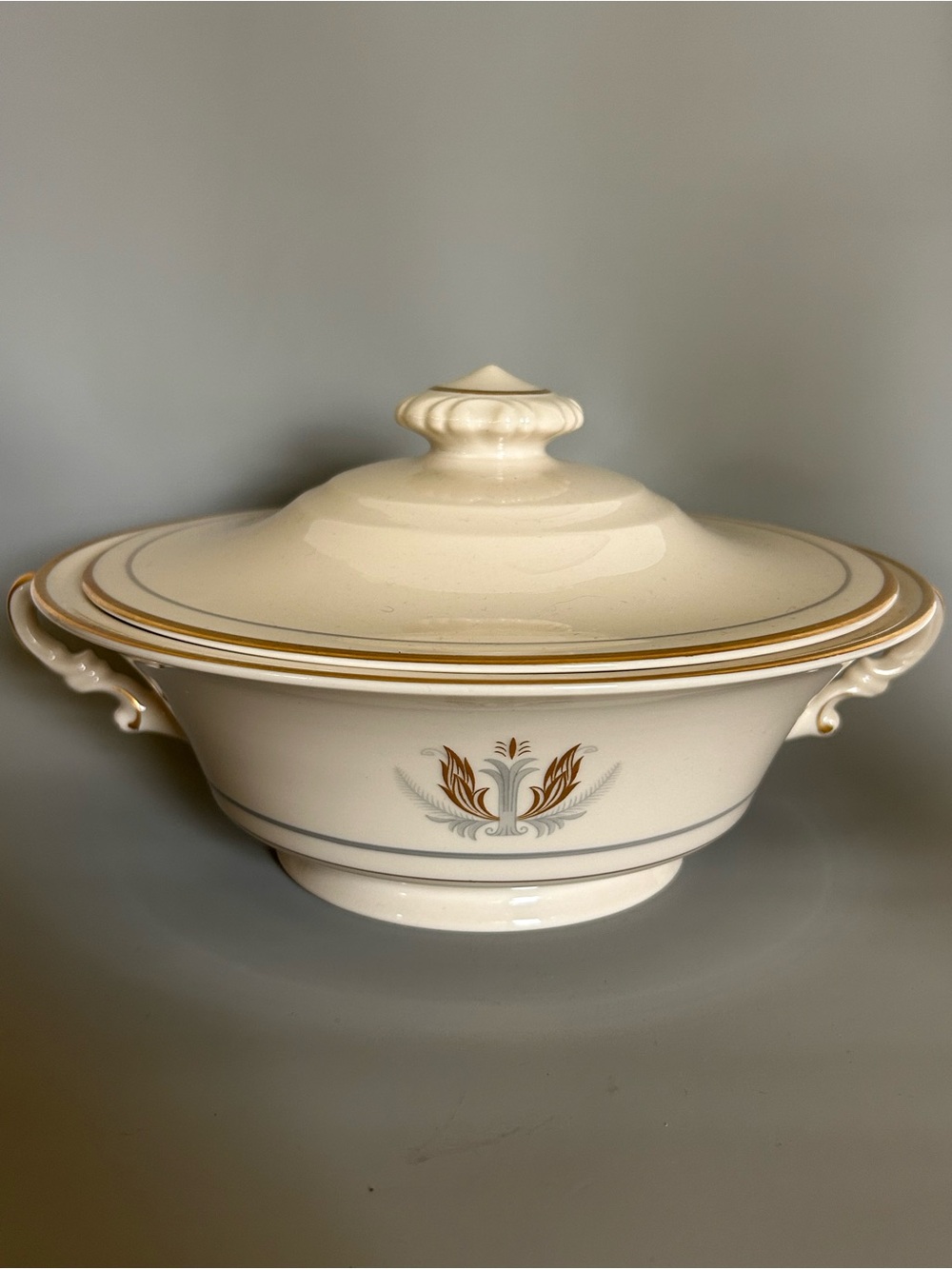 SYRACUSE CHINA GOV. CLINTON COVERED‎ VEGETABLE BOWL GOLD GRAY BANDS SCROLL USA